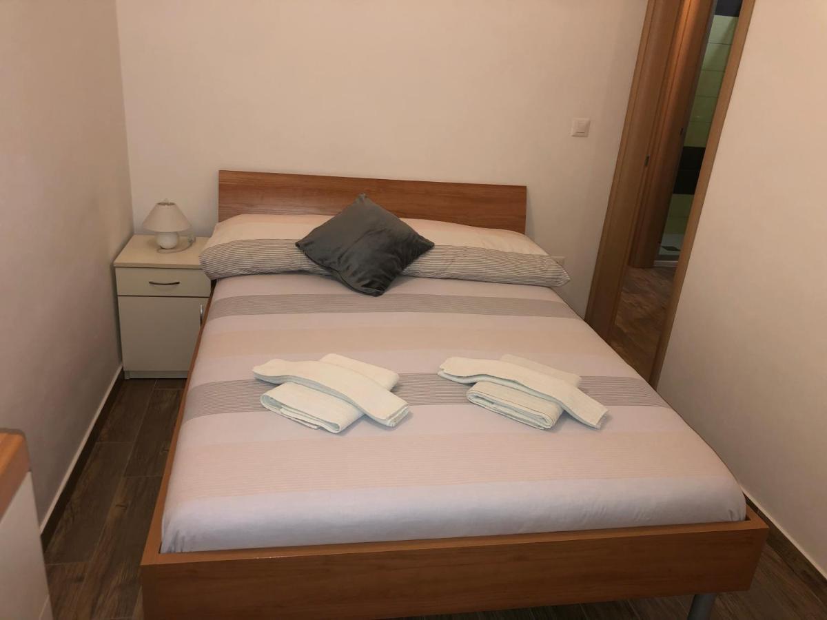 Apartmani Ivana Cres Exterior foto
