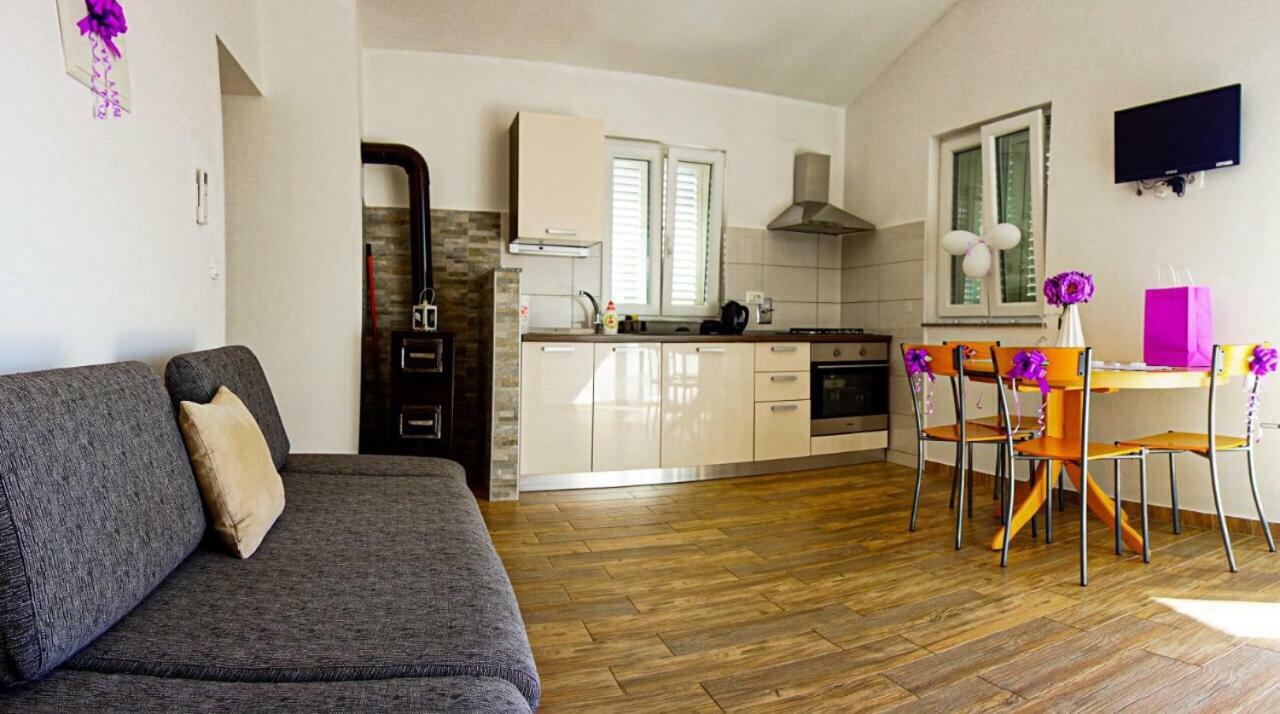 Apartmani Ivana Cres Exterior foto